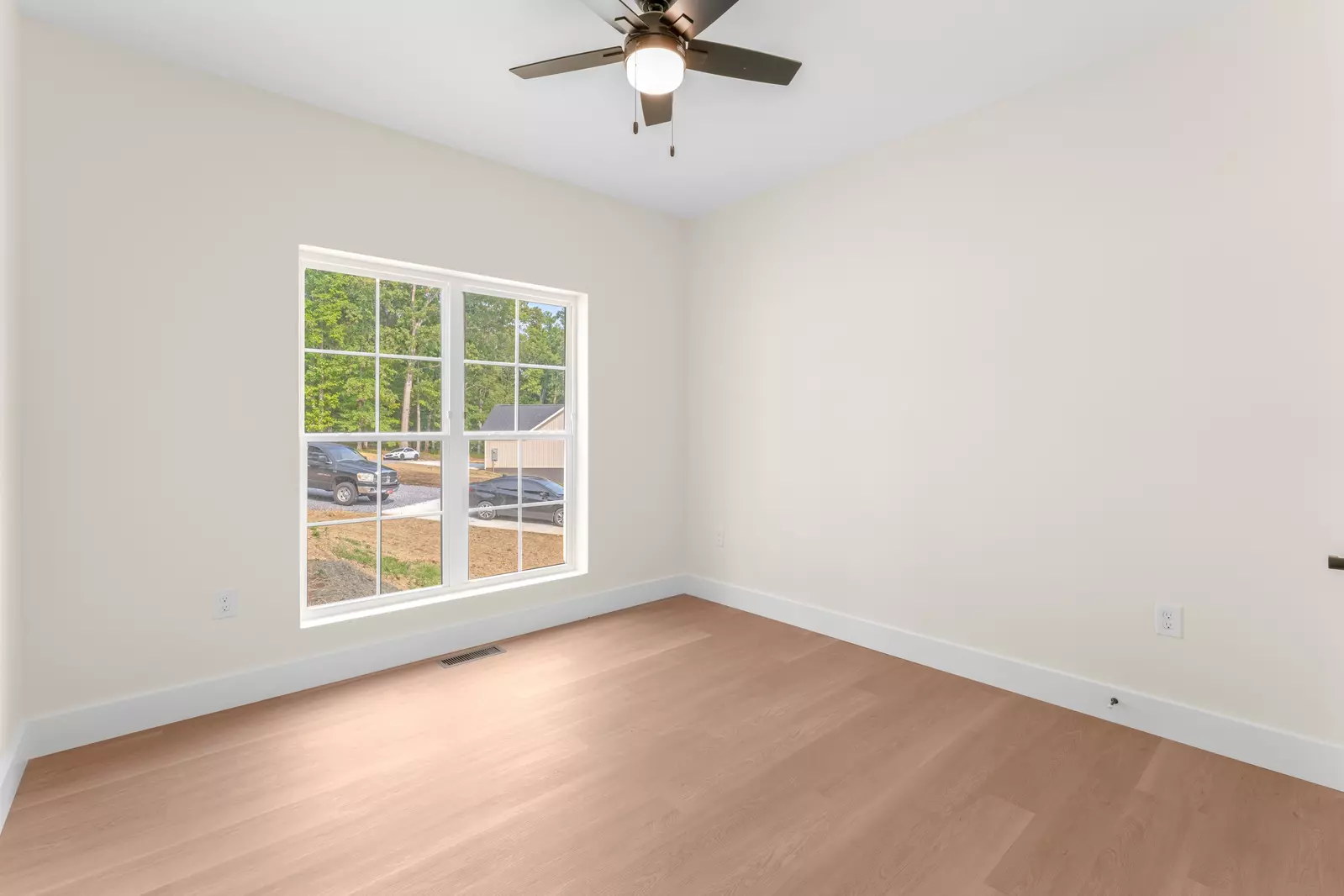 2327 Geraldine Way