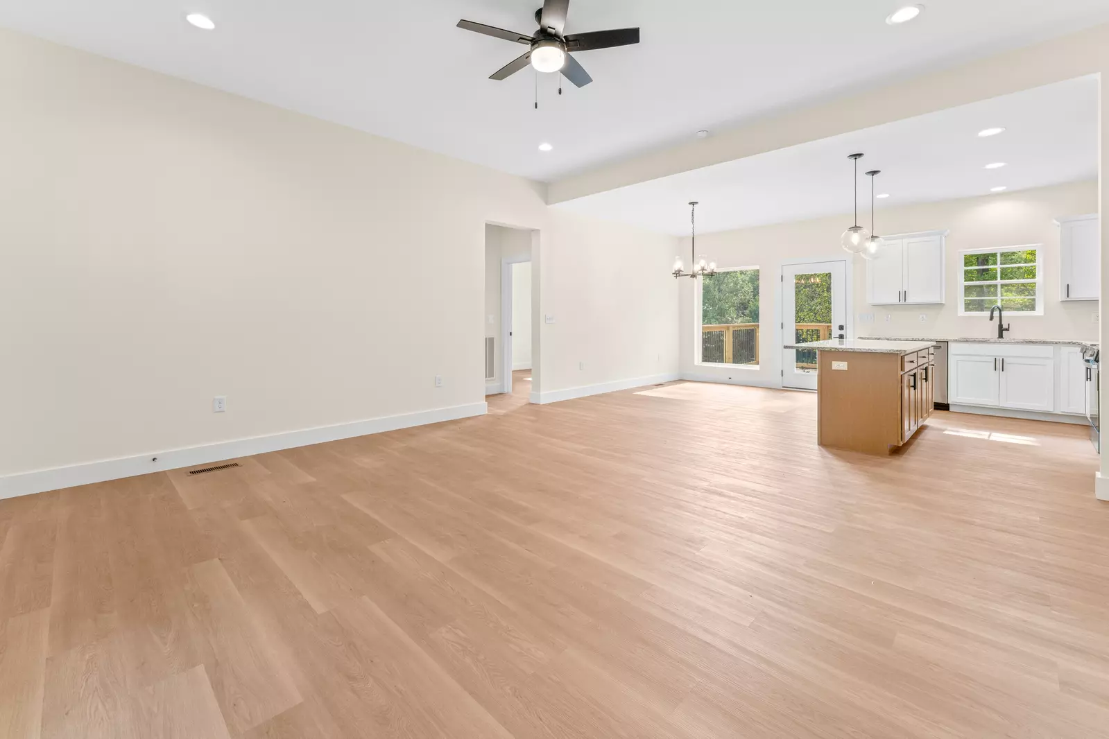 2327 Geraldine Way