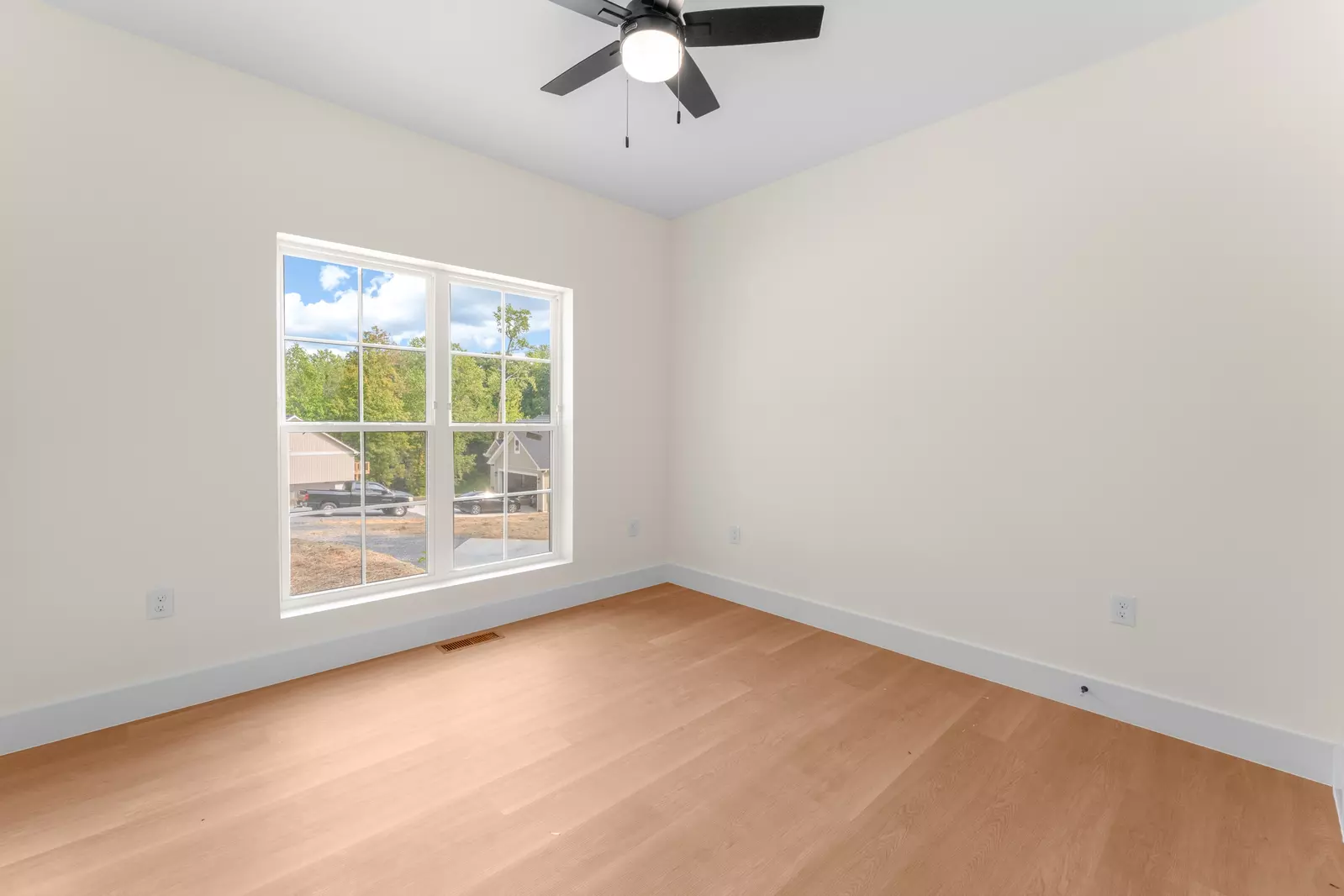 2326 Geraldine Way