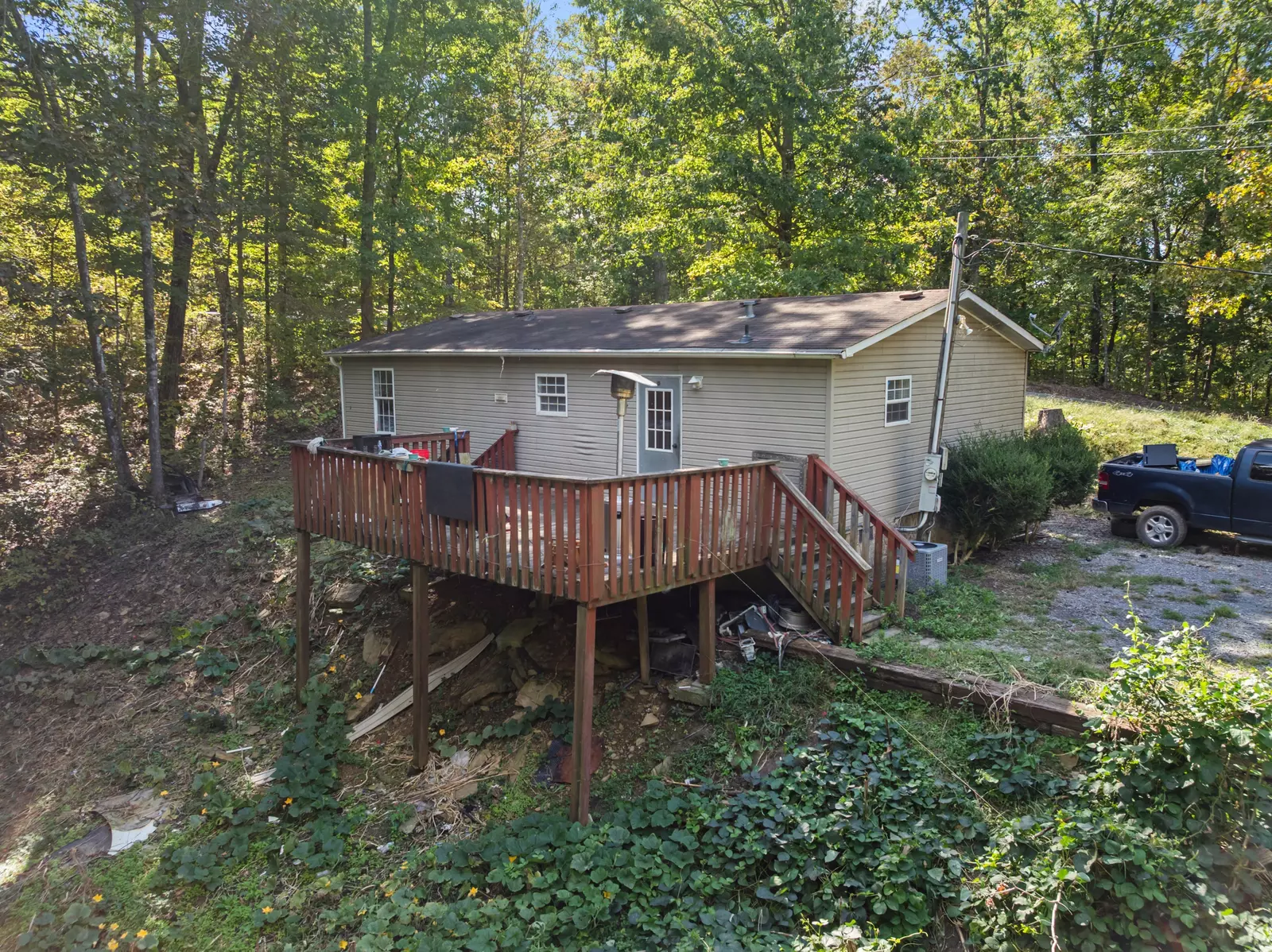 446 Red Bud Ln