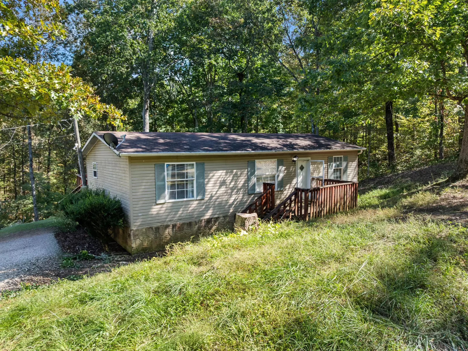 446 Red Bud Ln