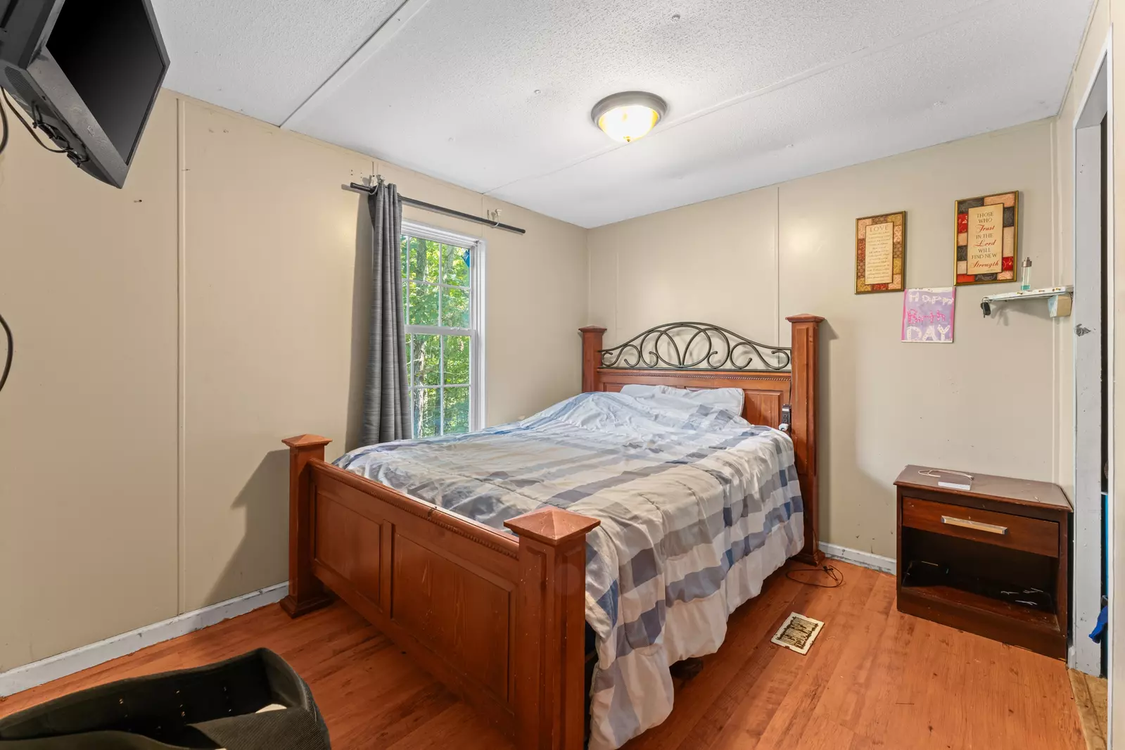 446 Red Bud Ln