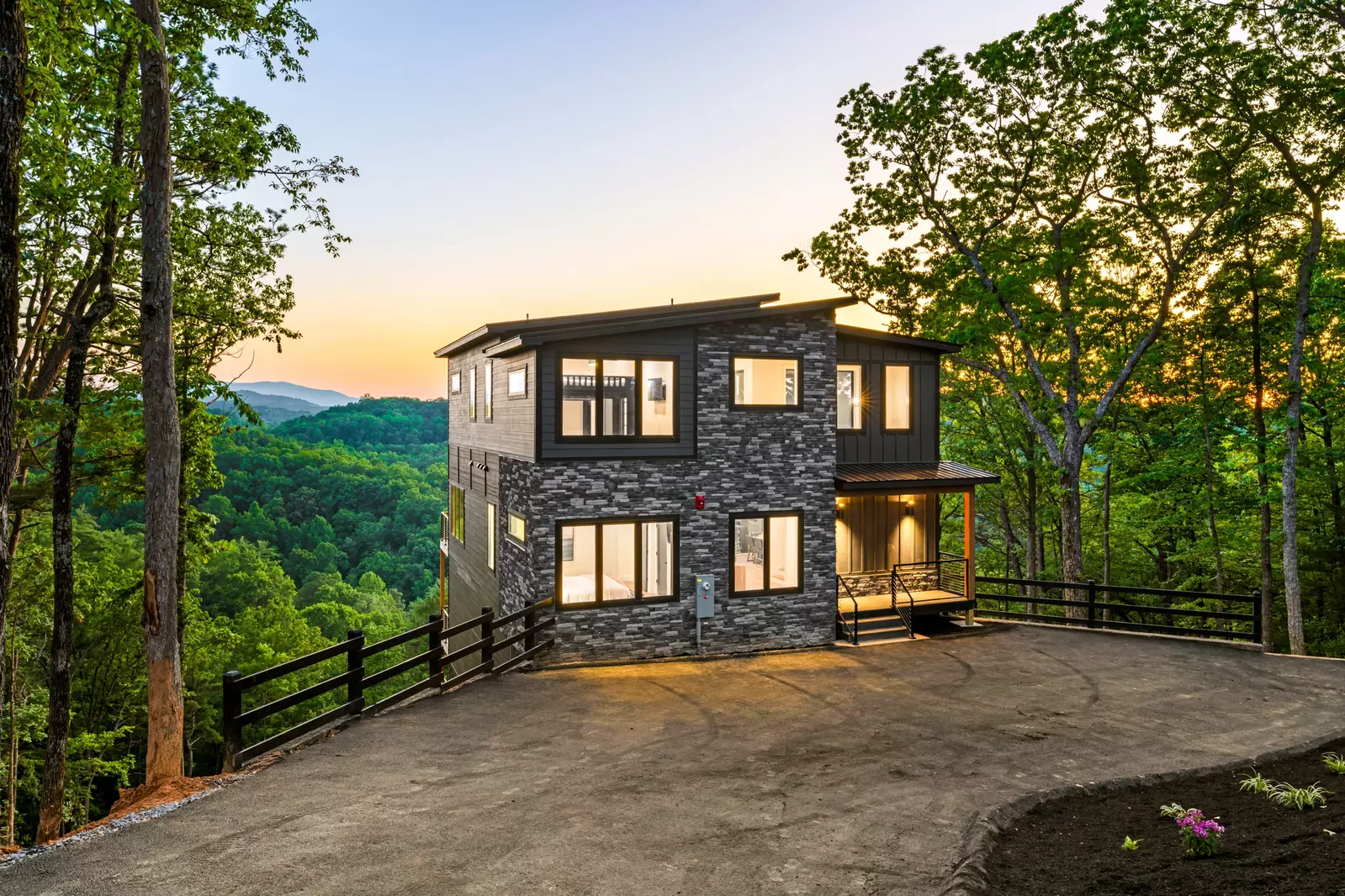 3819 Heavens View Lane