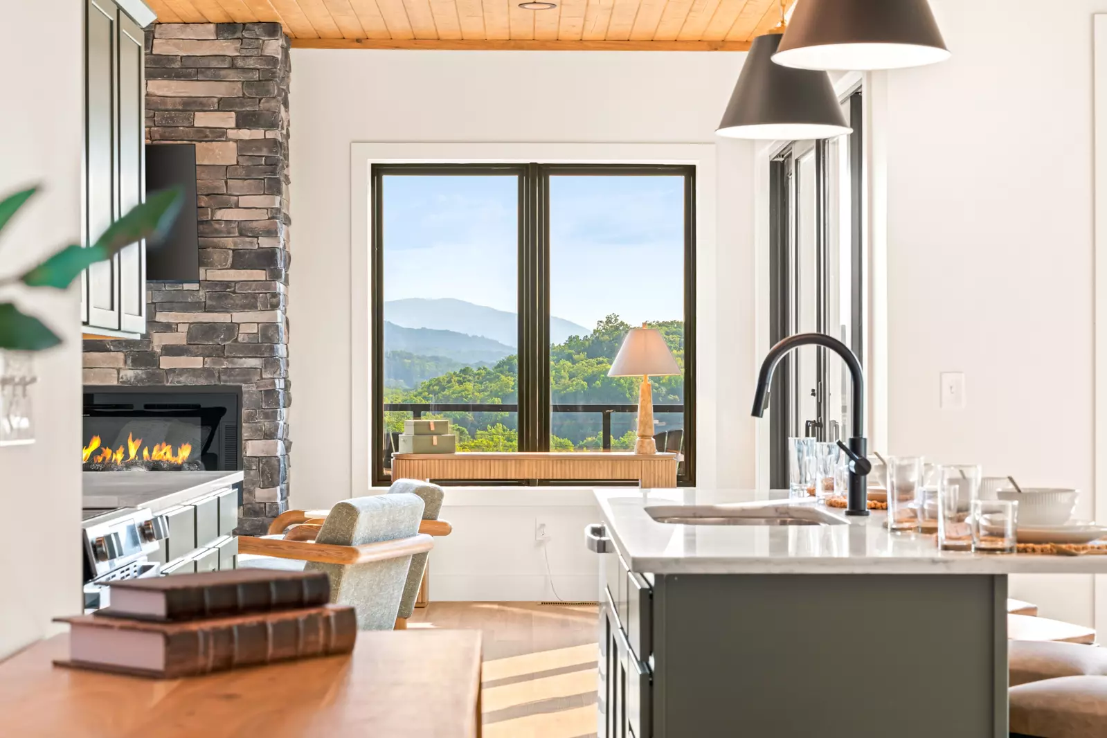 3819 Heavens View Lane