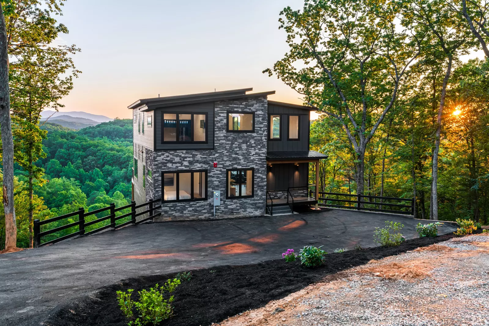 3819 Heavens View Lane